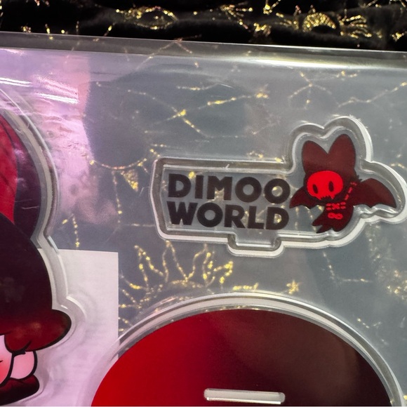 Pop Mart Dimoo “Embrace the Sun” Vampire Bat Acrylic Stand Figure Collectible - Picture 4 of 4